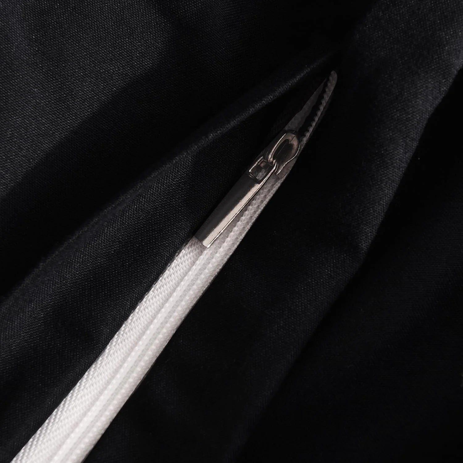 Luxury 3PC Microfibre Black Duvet Cover Set – Soft Bedding Set with Pillowcases | Lightweight, Wrinkle-Resistant & All-Season Comfort